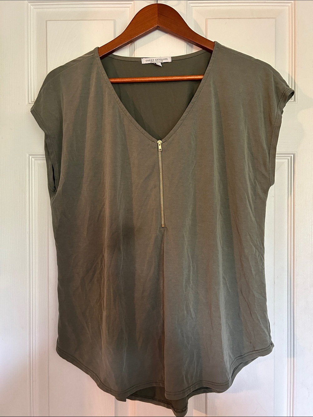 Green Envelope Olive Green V-Neck Short Sleeve Top with Front Zip
